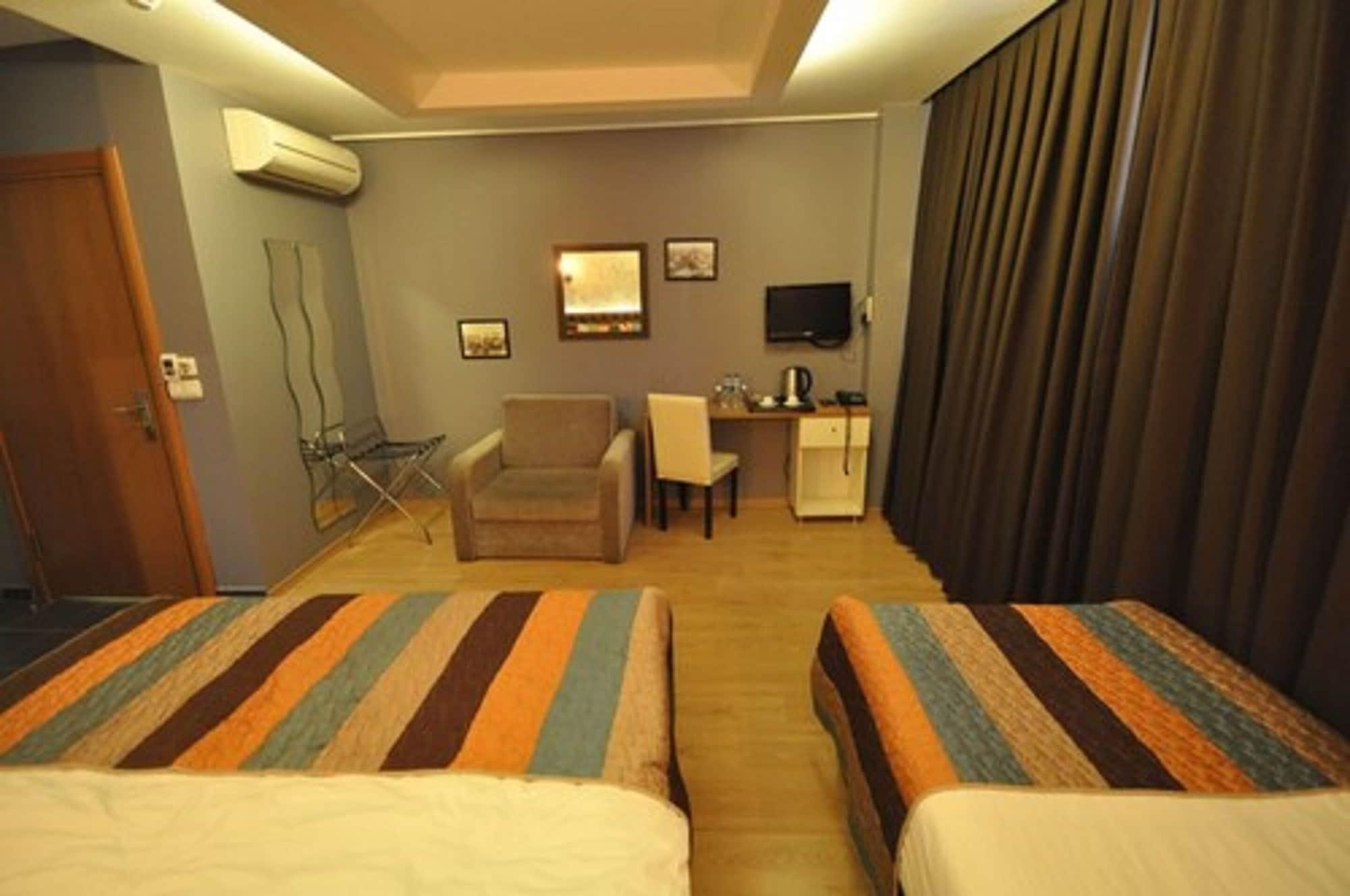 Retropera Hotel Istanbul Exterior photo
